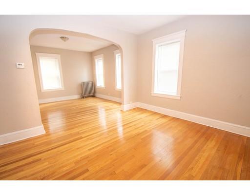 514 Newbury Street Springfield, MA 01104 - Photo 3 of 16 Gallery Image 3