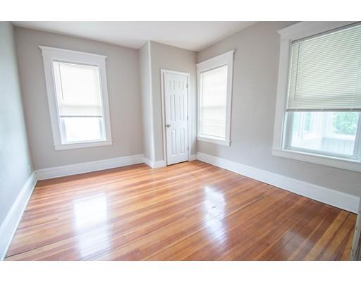 514 Newbury Street Springfield, MA 01104 - Photo 10 of 16 Gallery Image 10