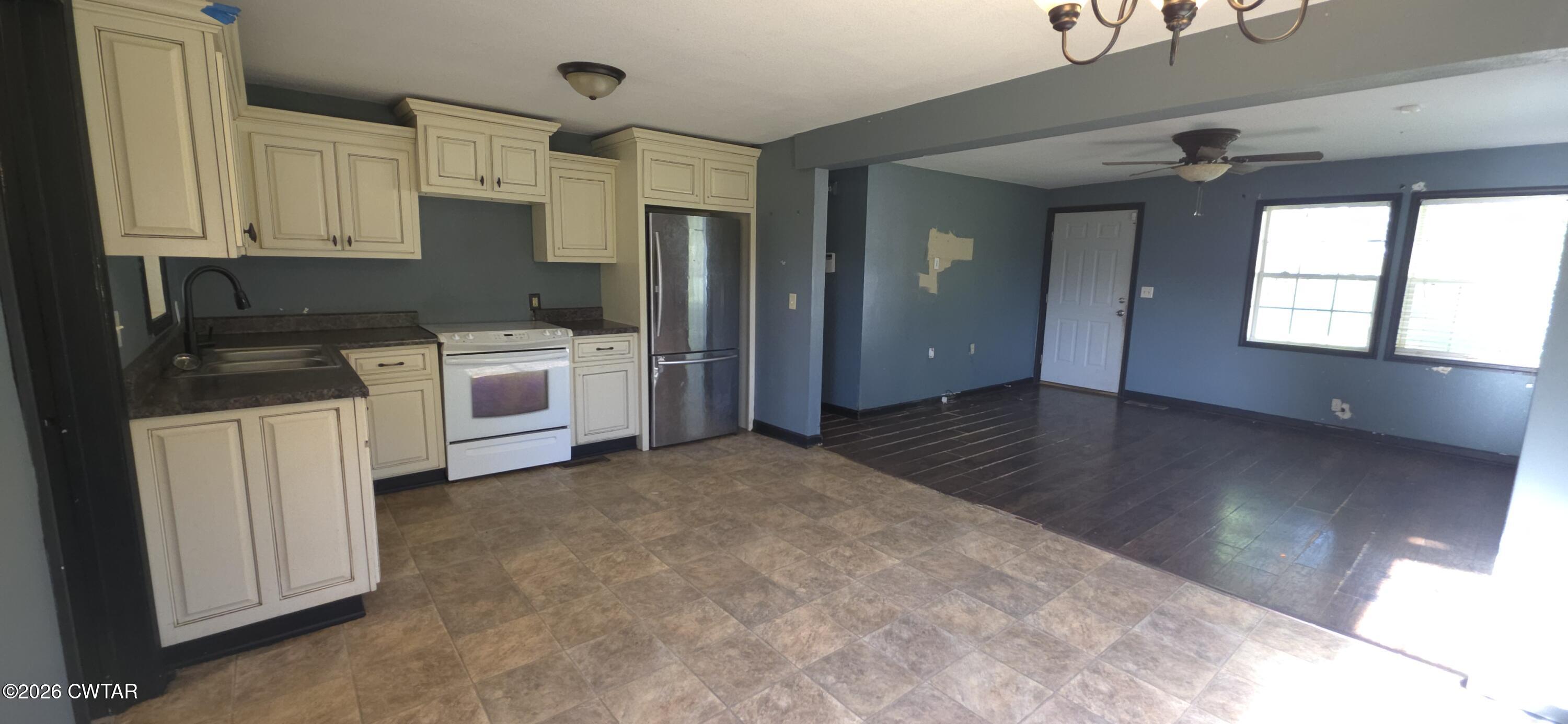 668 Cook Street Lexington, TN 38351 - Photo 3 of 9 20260513_180048