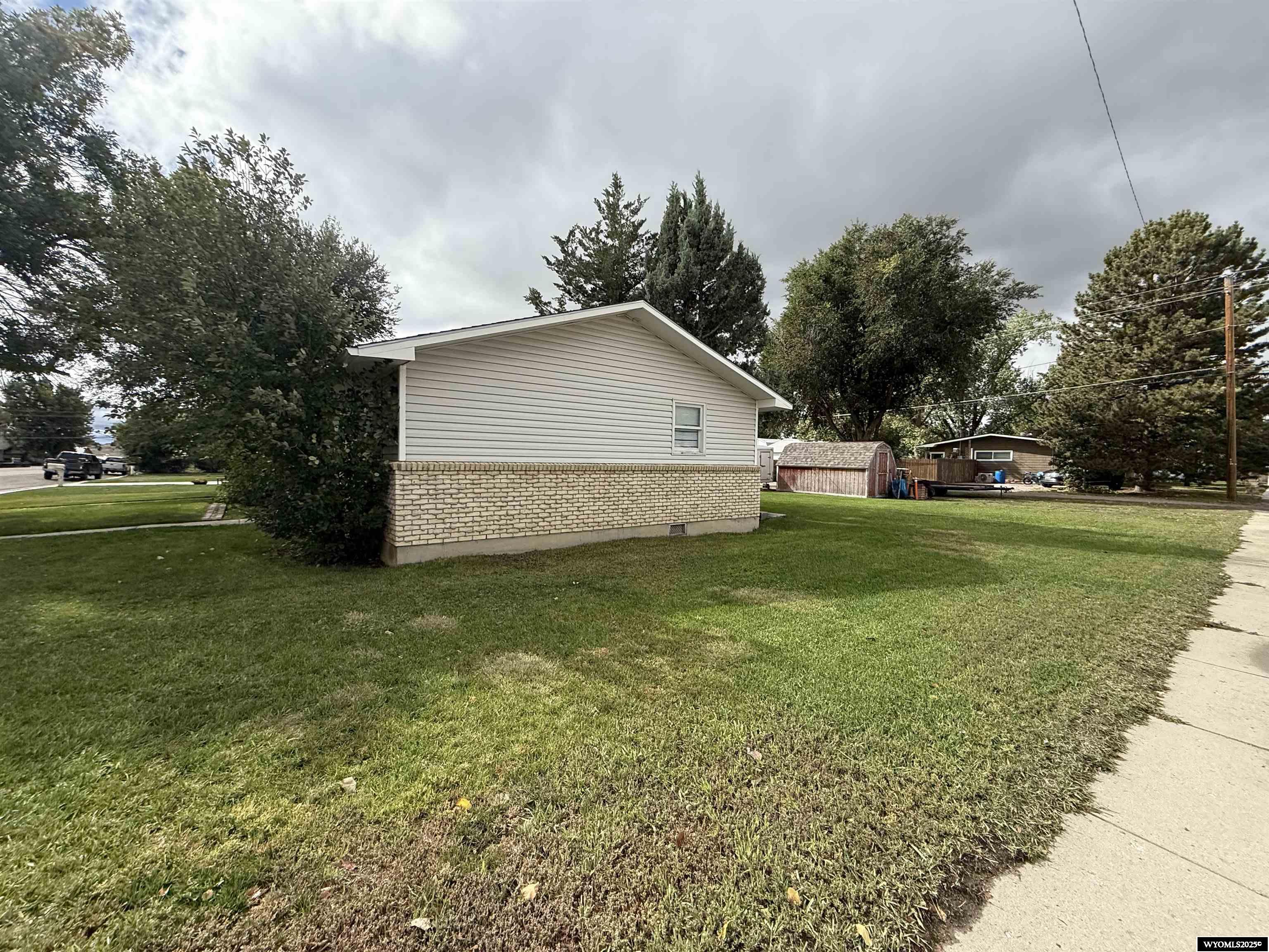 700 South 10th Street Douglas, WY 82633 - Photo 3 of 18