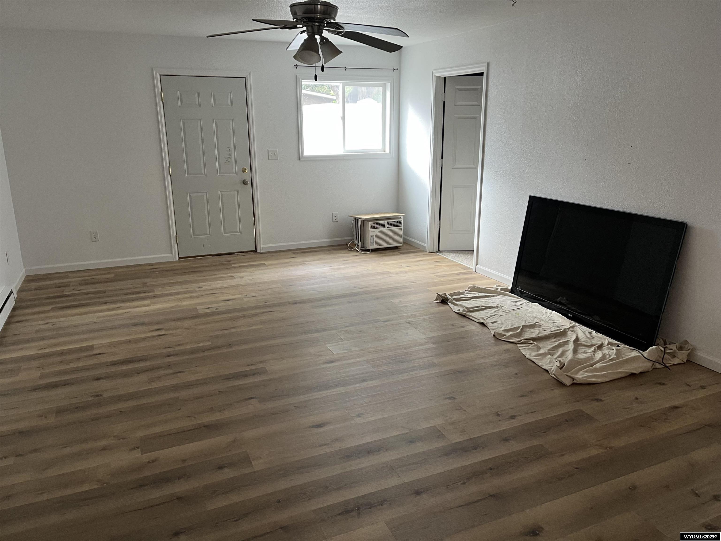 700 South 10th Street Douglas, WY 82633 - Photo 8 of 18