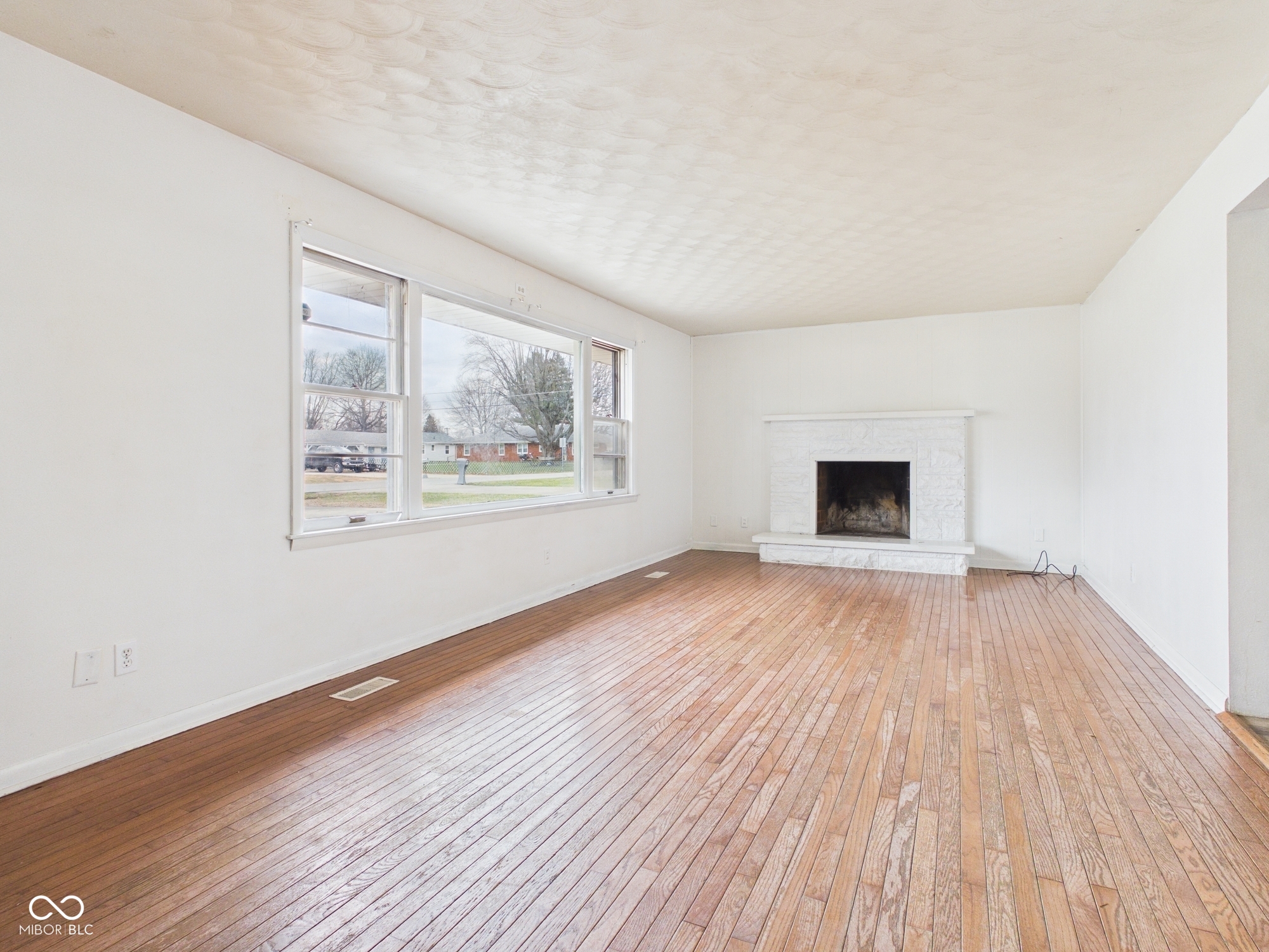 2019 Charles Street Anderson, IN 46013 - Photo 4 of 30