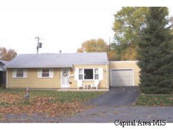 17 Ridge Court Springfield, IL 62703 - Photo 1 of 5