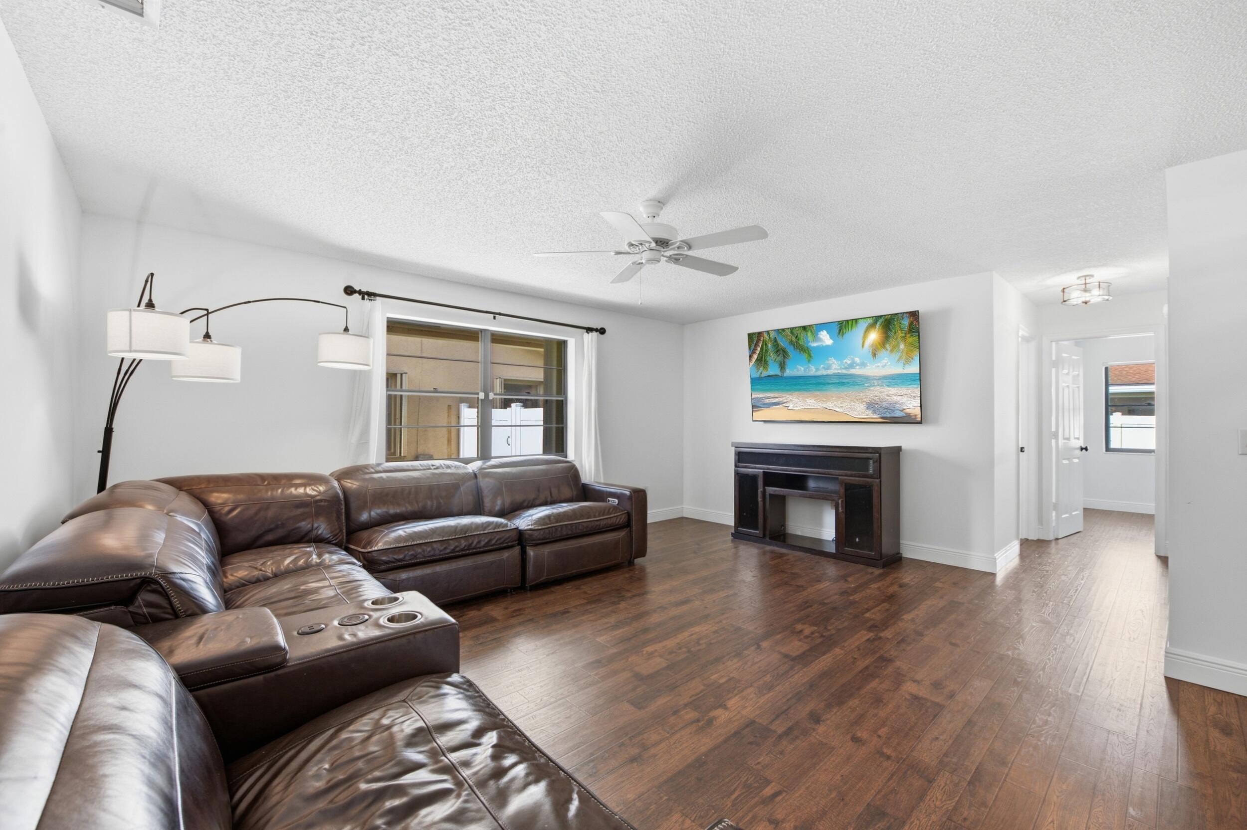 23083 Southwest 54th Avenue Boca Raton, FL 33433 - Photo 19 of 41 Living room