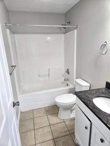 $825 | 1205 South Sibley Avenue, Unit 104, Litchfield, MN 55355