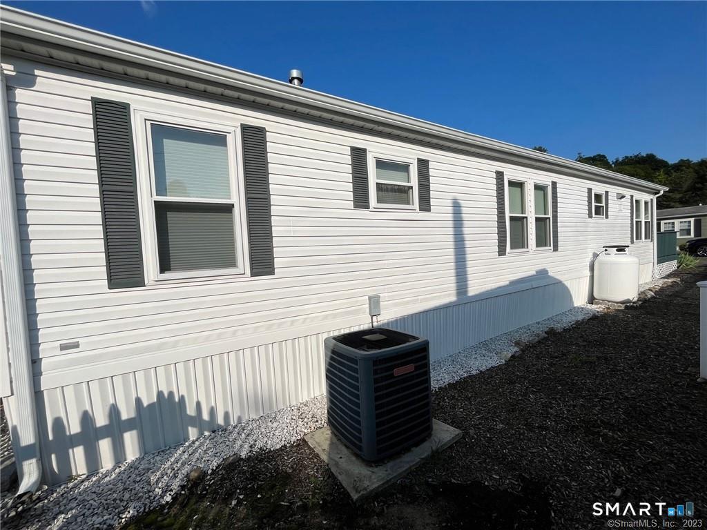 1070 Amity Road Bethany, CT 06524 - Photo 13 of 31
