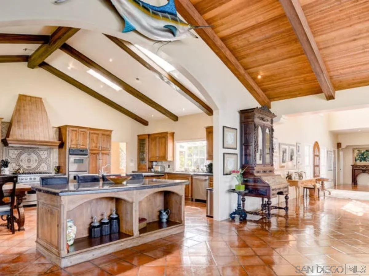 7390 Mar La La Jolla, CA 92037 - Photo 14 of 36