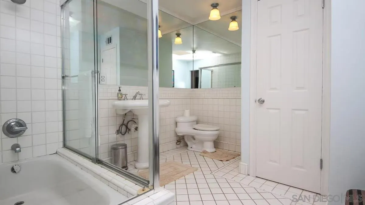 7390 Mar La La Jolla, CA 92037 - Photo 32 of 36