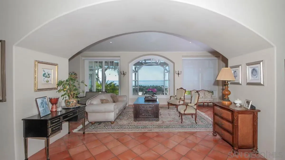 7390 Mar La La Jolla, CA 92037 - Photo 8 of 36