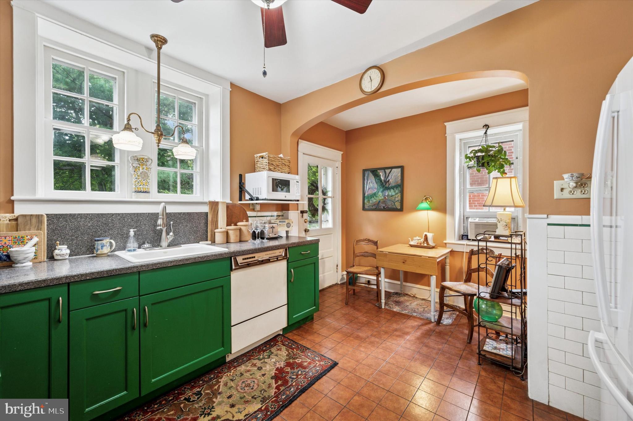 63 South Hillcrest Road Springfield, PA 19064 - Photo 14 of 32 a large living room with a large window