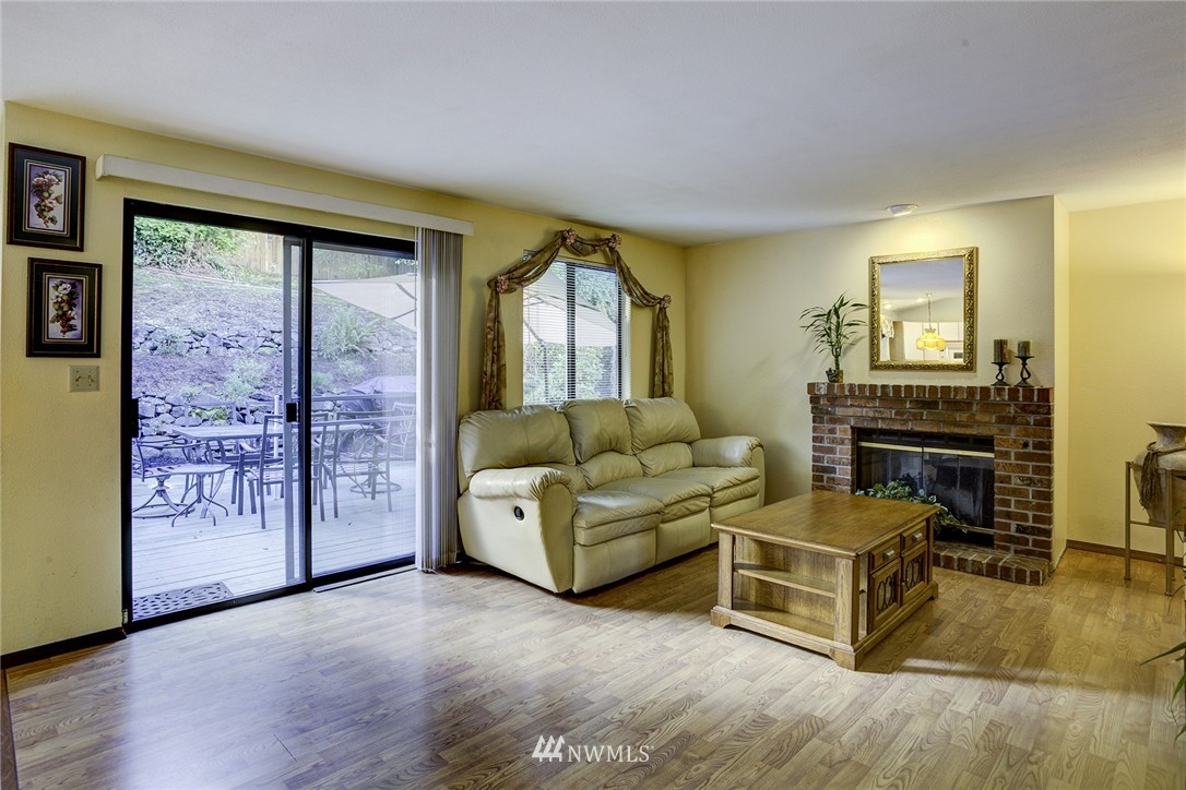 14043 Southeast 159th Place Renton, WA 98058 - Photo 7 of 15 Gallery Image 7