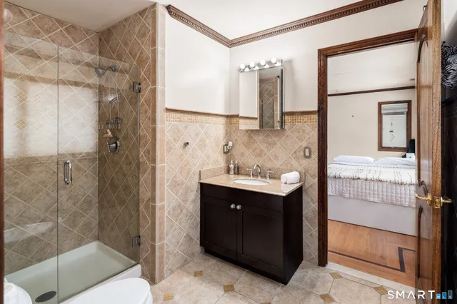 $2,750,000 | 25 Old Road, Westport, CT 06880