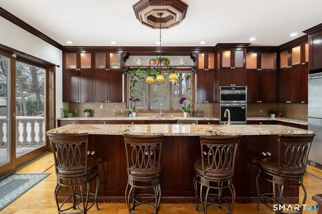 $2,750,000 | 25 Old Road, Westport, CT 06880