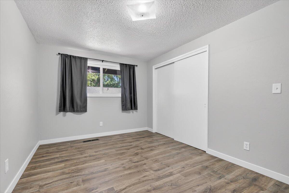 309 North Berkeley Way Medford, OR 97504 - Photo 20 of 32 18-17