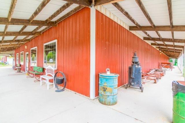 23080 Waller Road Fulton, IL 61252 - Photo 3 of 36