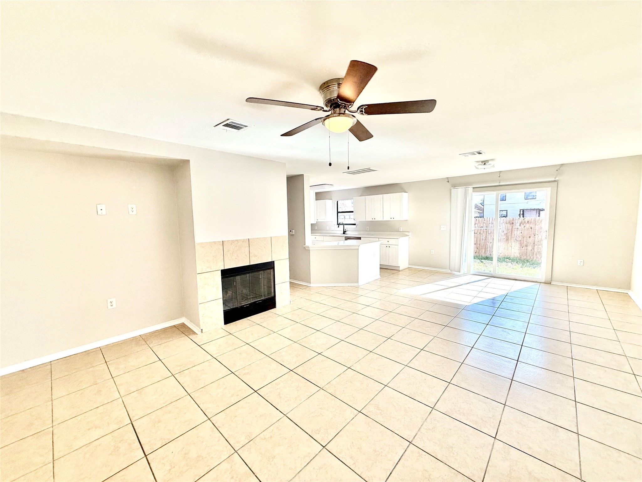 6721 Walkup Lane Austin, TX 78747 - Photo 4 of 20