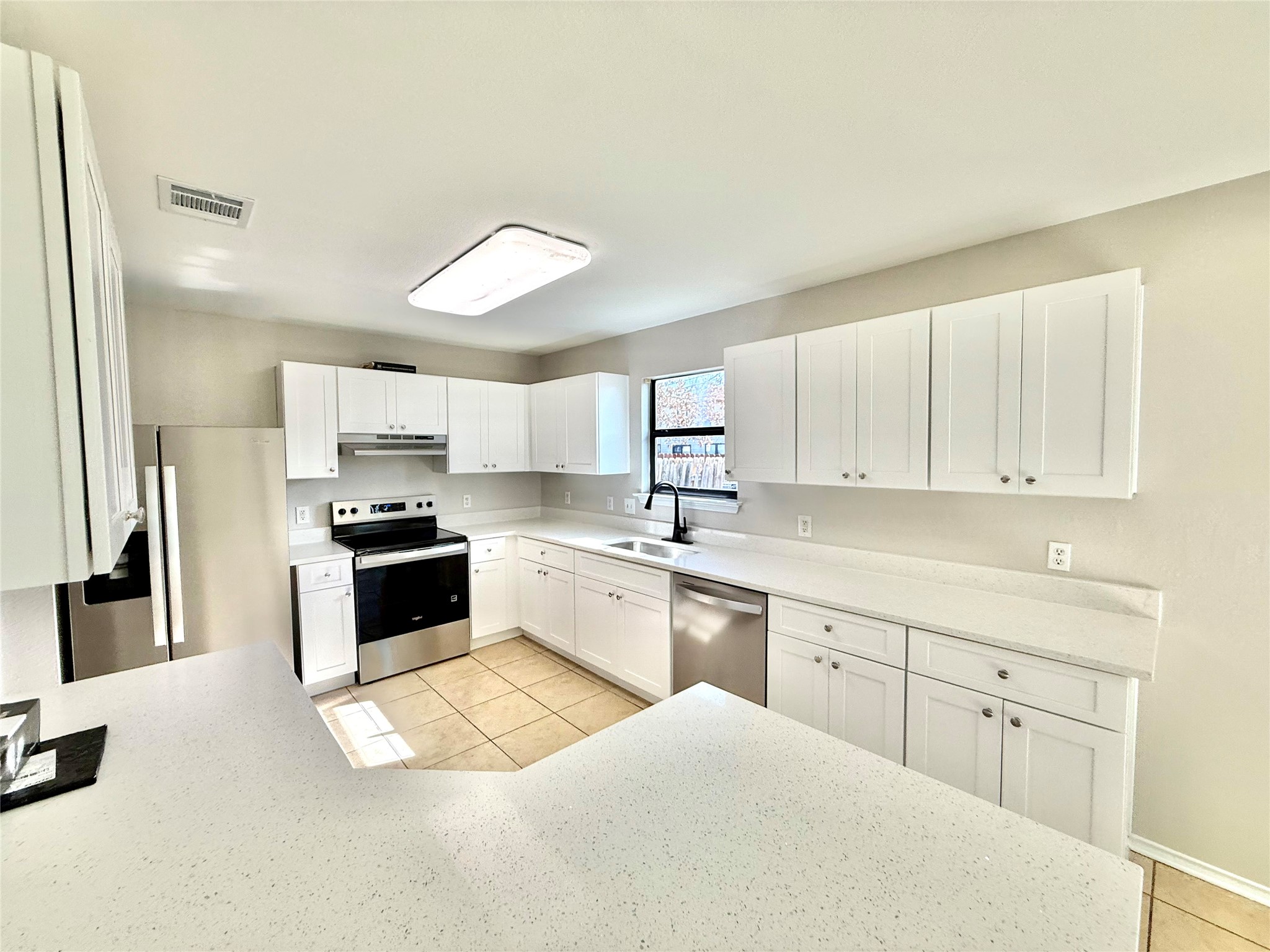 6721 Walkup Lane Austin, TX 78747 - Photo 6 of 20