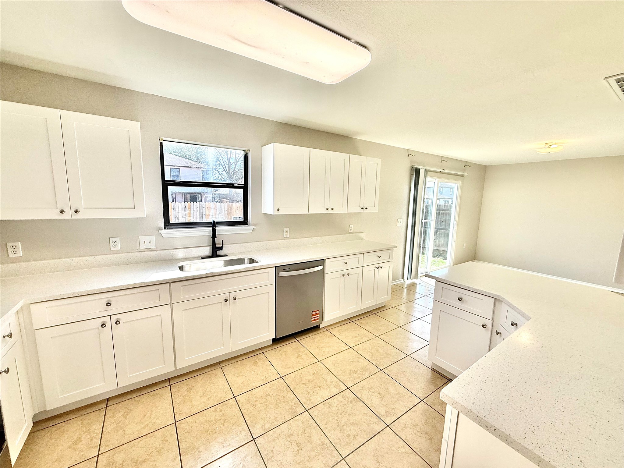 6721 Walkup Lane Austin, TX 78747 - Photo 8 of 20