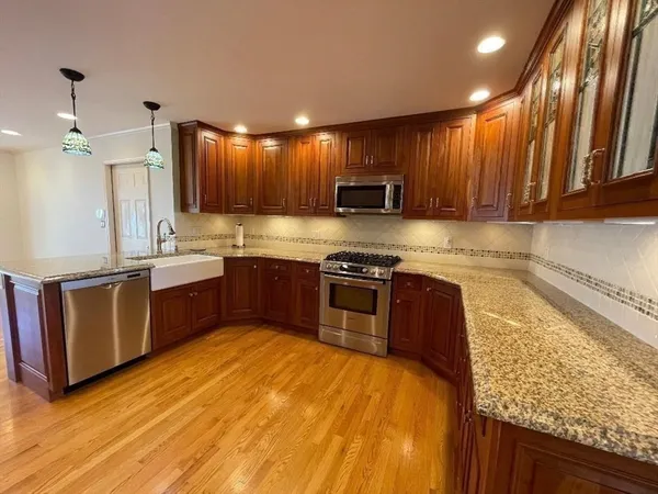 $599,000 | 2 Windpath East, Unit 2, West Springfield, MA 01089