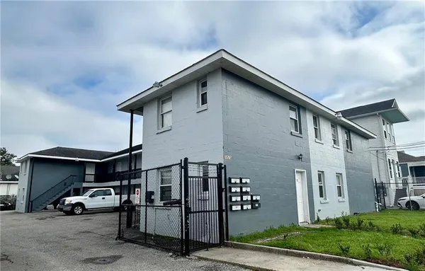 $1,200 | 2825 Amelia Street, Unit 107, New Orleans, LA 70115