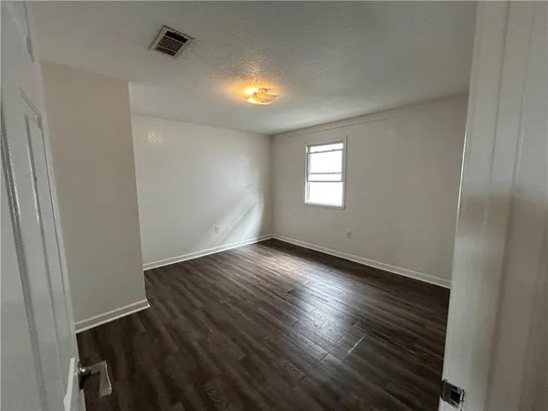 $1,200 | 2825 Amelia Street, Unit 107, New Orleans, LA 70115