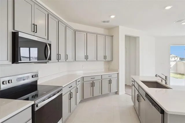 $2,300 | 338 Ridgemark Avenue, Groveland, FL 34736