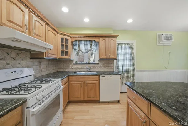 $919,000 | 11 Woodbine Street, Yonkers, NY 10704