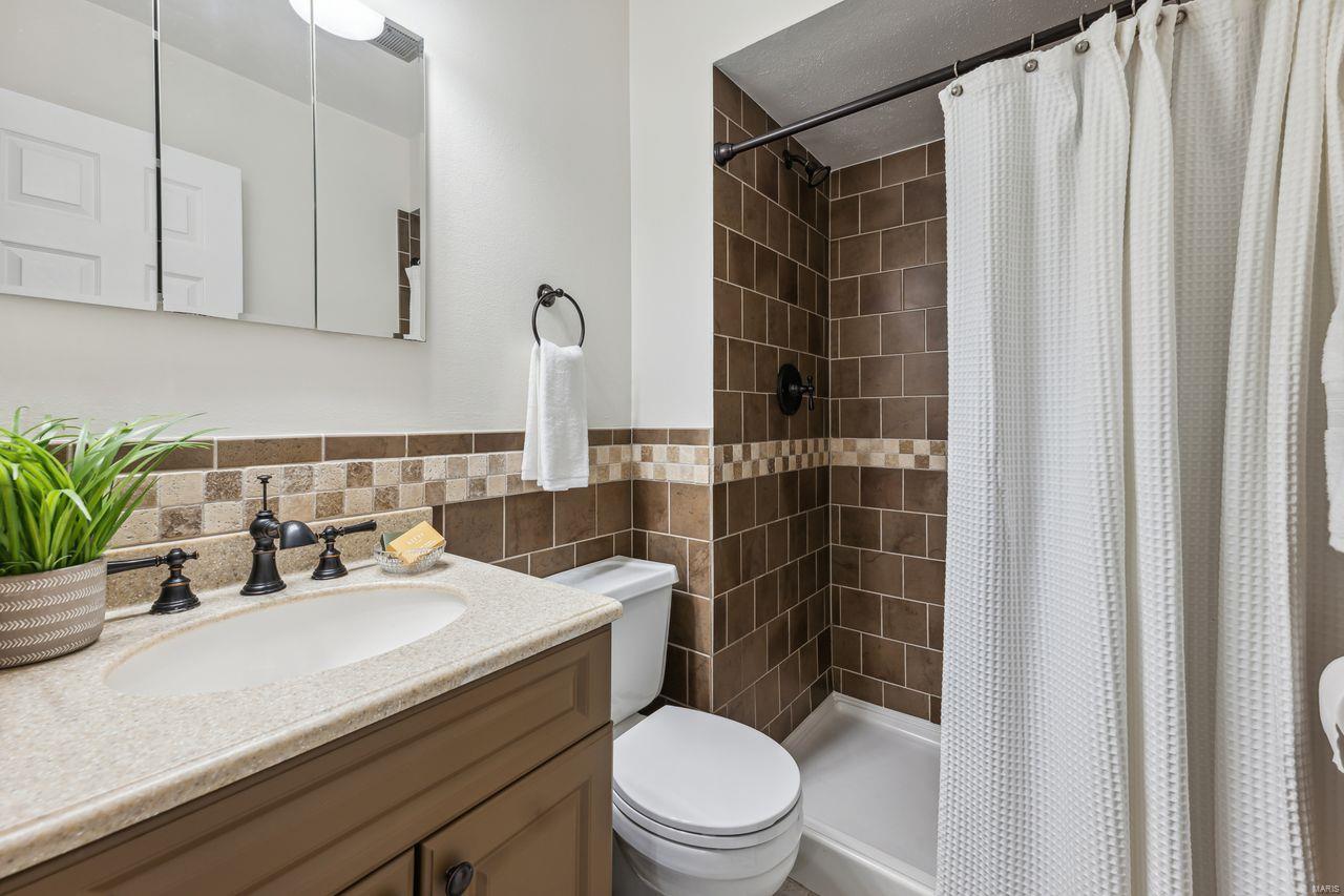 722 Reinke Road Ballwin, MO 63021 - Photo 11 of 20 Gallery Image 11