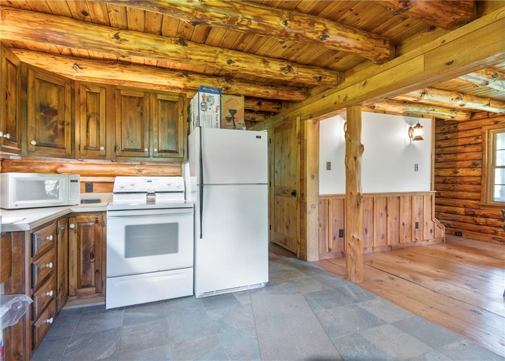 1333 Sugar Run Road Venetia, PA 15367 - Photo 4 of 31