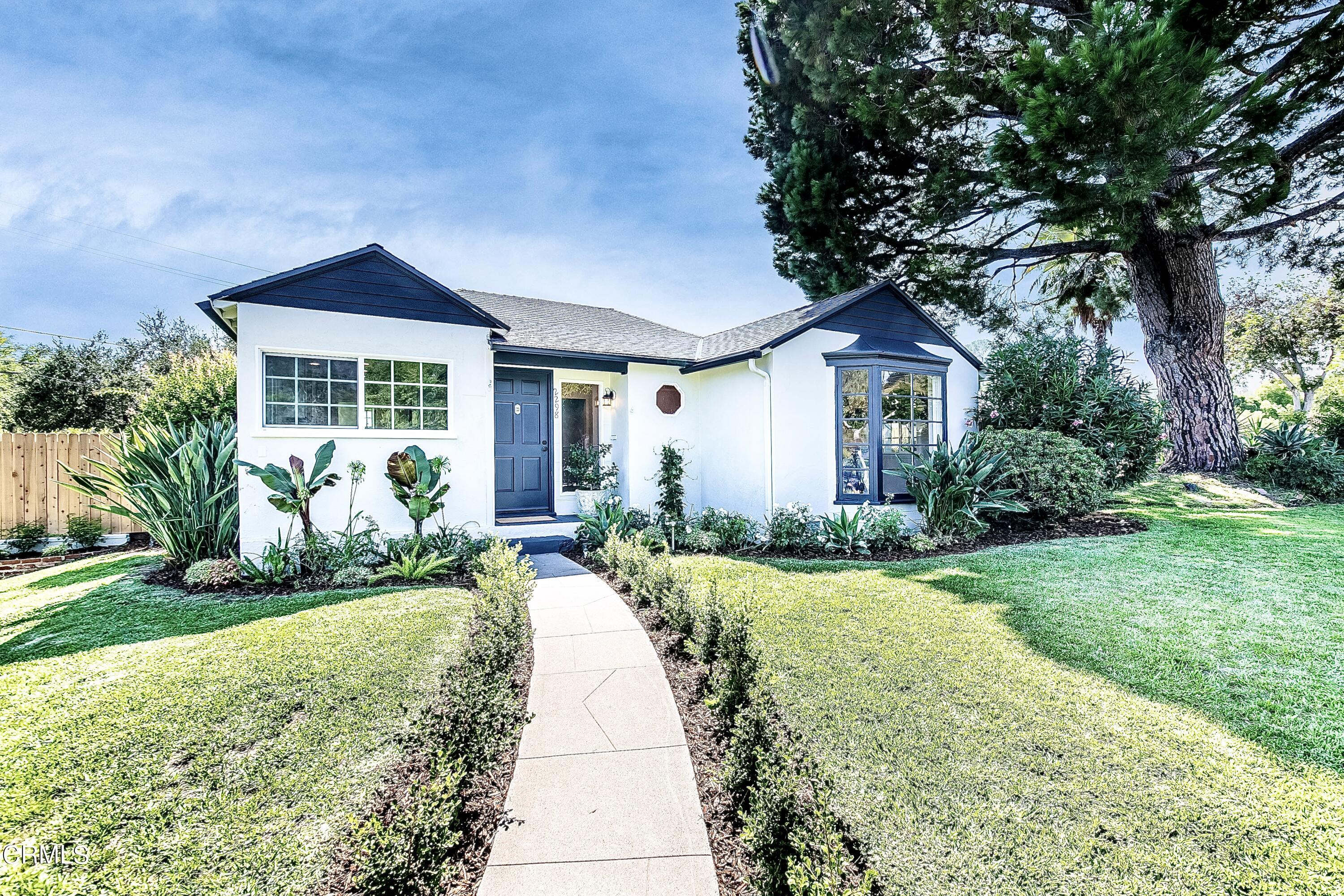 2298 Queensberry Road Pasadena, CA 91104 - Photo 3 of 36 2298 Quennsberry4