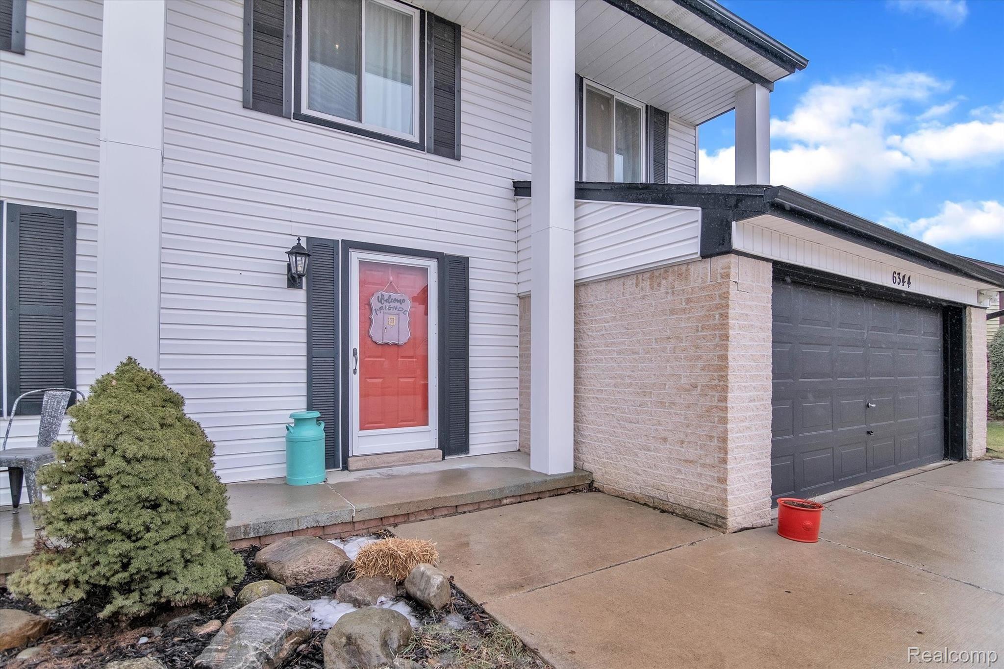 6344 Raintree Drive Canton, MI 48187 - Photo 4 of 38 Welcome Home!