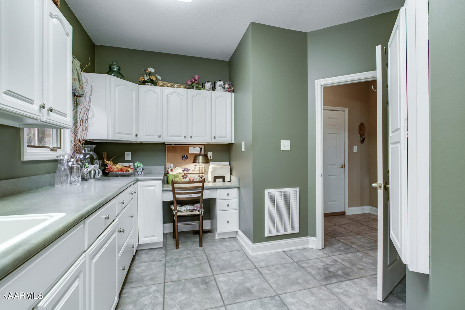 188 Dudala Way Loudon, TN 37774 - Photo 26 of 50 26_188 Dudala Way_Laundry02