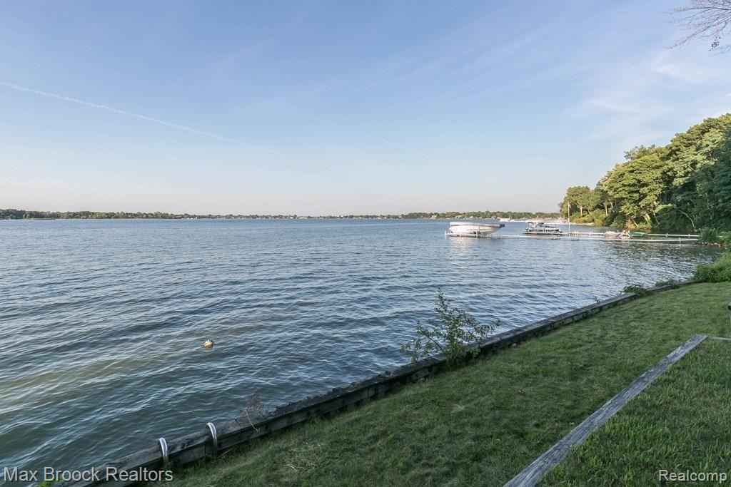 4660 Dow Ridge Road West Bloomfield, MI 48324 - Photo 33 of 36 4660DowRidgeRd-34.jpg