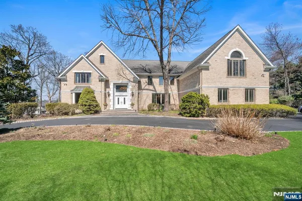 $3,095,000 | 837 Apple Ridge Road, Franklin Lakes, NJ 07417