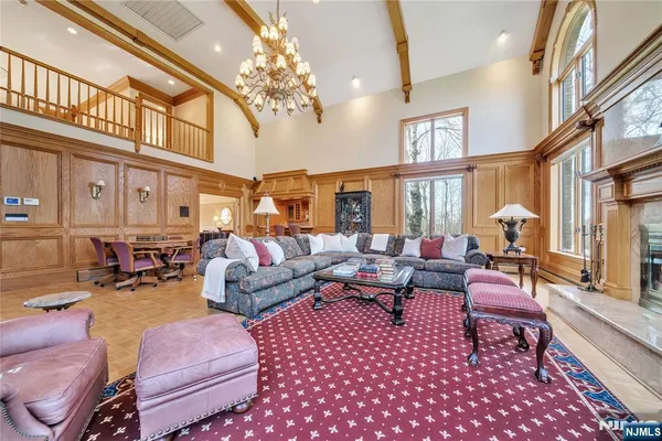 $3,095,000 | 837 Apple Ridge Road, Franklin Lakes, NJ 07417