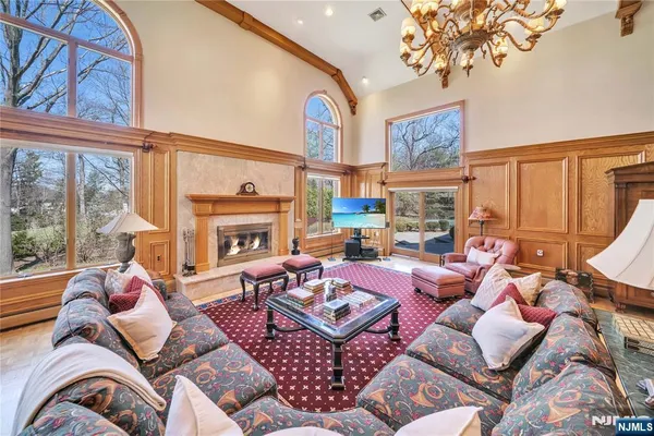 $3,095,000 | 837 Apple Ridge Road, Franklin Lakes, NJ 07417