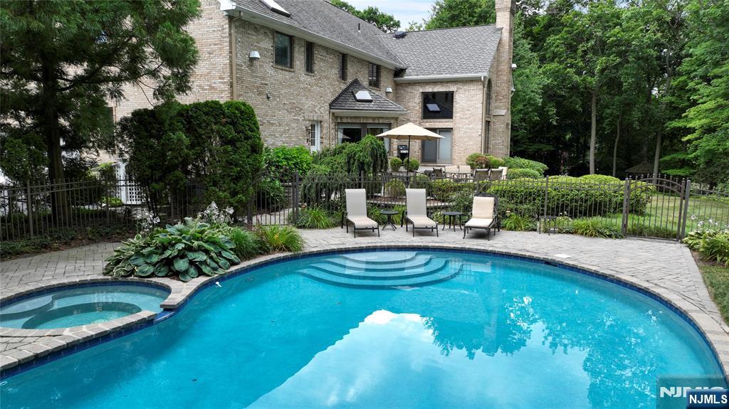 837 Apple Ridge Road Franklin Lakes, NJ 07417 - Photo 4 of 50