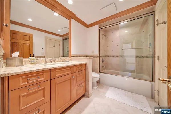 $3,095,000 | 837 Apple Ridge Road, Franklin Lakes, NJ 07417