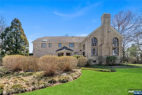 $3,095,000 | 837 Apple Ridge Road, Franklin Lakes, NJ 07417