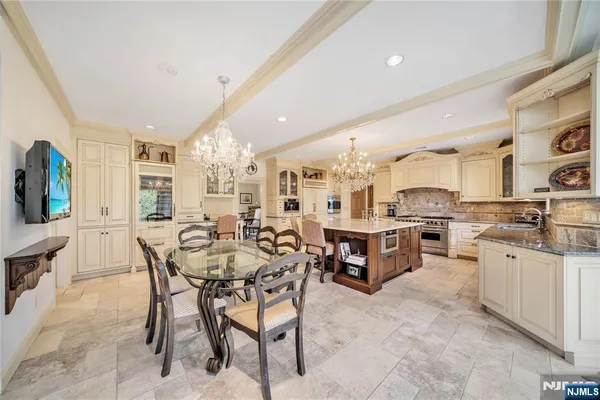 $3,095,000 | 837 Apple Ridge Road, Franklin Lakes, NJ 07417