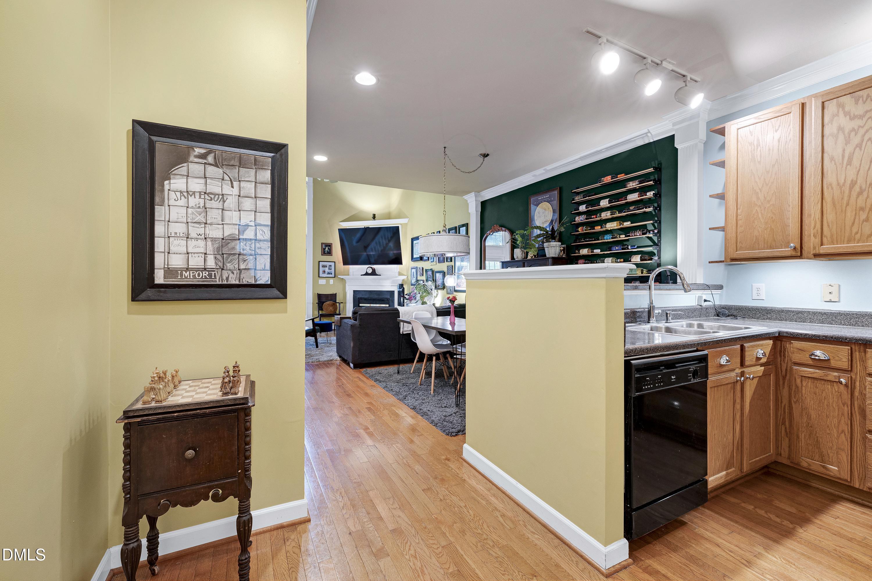 5322 Goldenglow Way Raleigh, NC 27606 - Photo 5 of 39 Scene-6