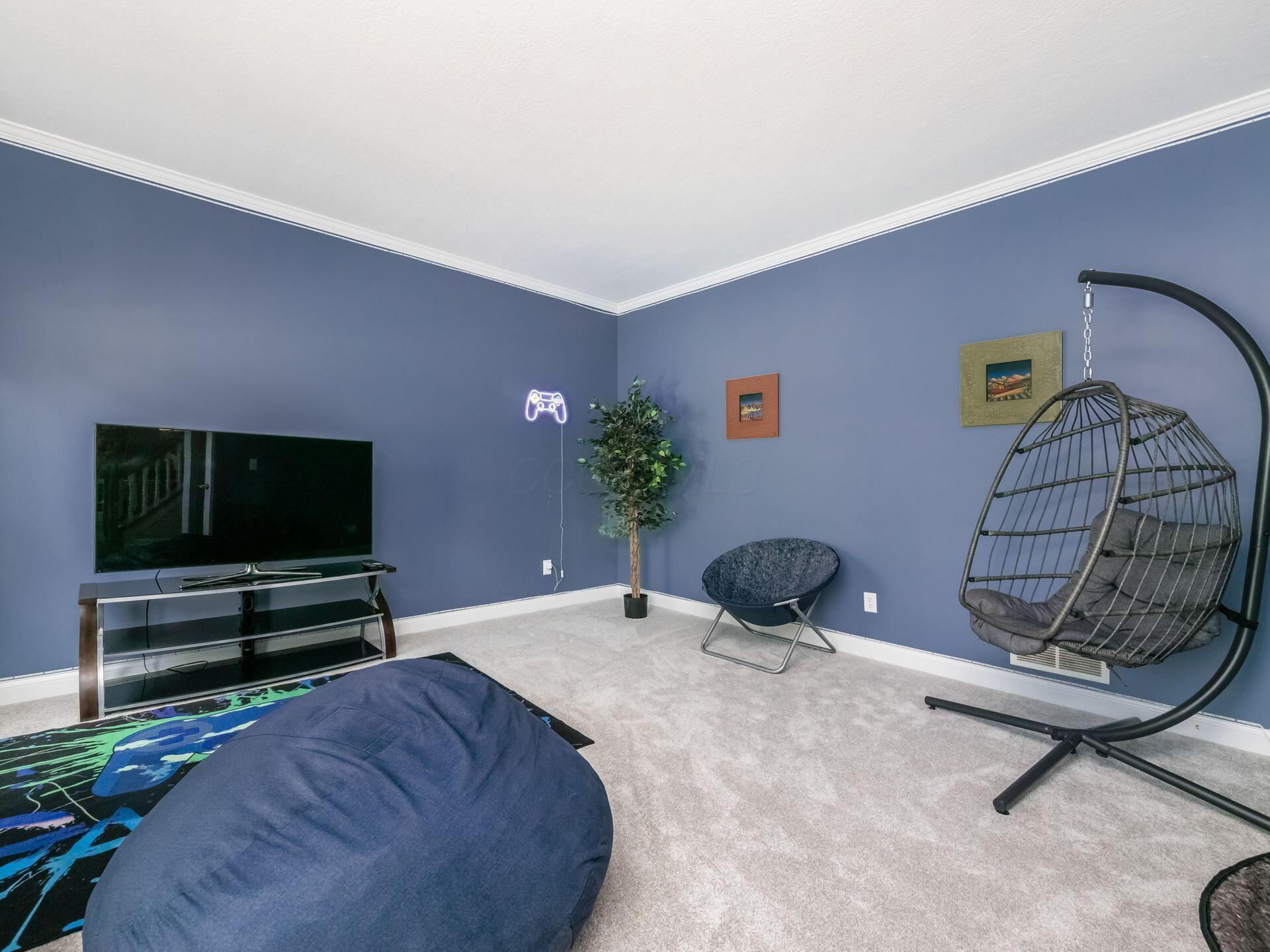 7373 Frasier Road Westerville, OH 43082 - Photo 33 of 63 Living Room