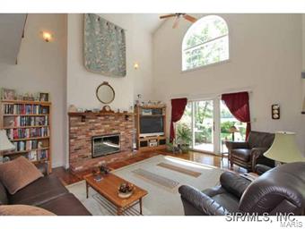1267 Bluebird Road Sorento, IL 62086 - Photo 3 of 24 Gallery Image 3