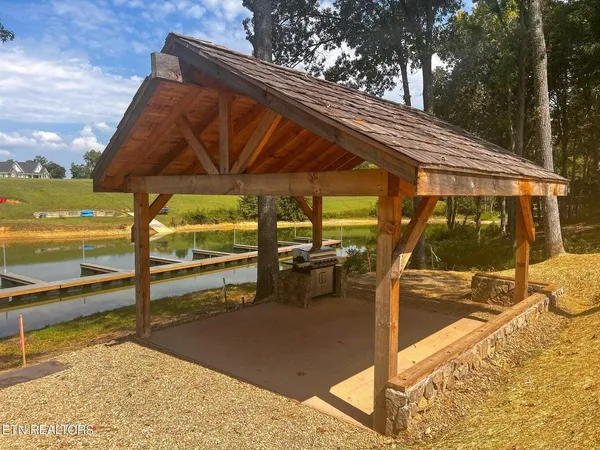 $325,000 | 38 English Mountain Pointe Point, White Pine, TN 37890