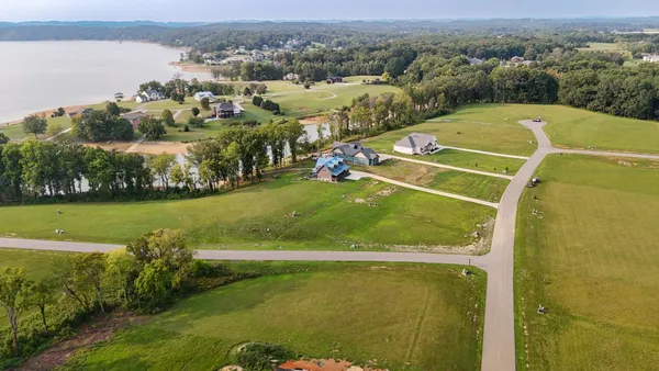 a view of a tennis court