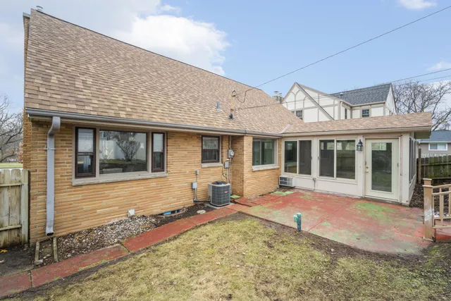 $657,777 | 2020 Menomonee River Parkway, Wauwatosa, WI 53226