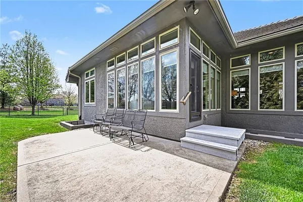 $700,000 | 11519 West 144th Place, Olathe, KS 66062