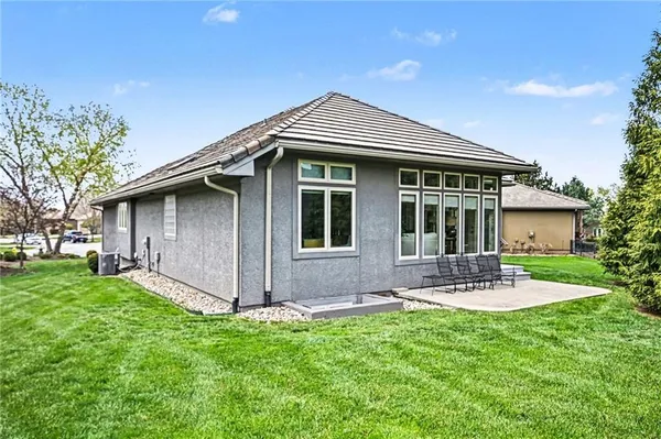 $700,000 | 11519 West 144th Place, Olathe, KS 66062