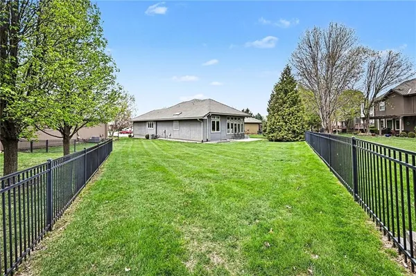 $700,000 | 11519 West 144th Place, Olathe, KS 66062