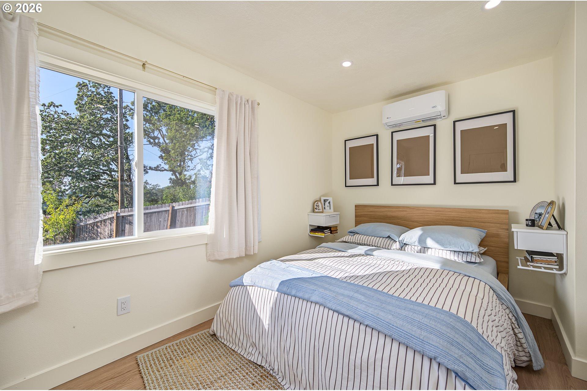 452 South 4th Street Springfield, OR 97477 - Photo 7 of 17 Primary Bedroom